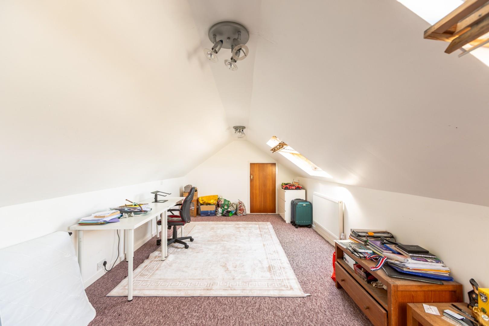 Tirmynydd Road, Three Crosses, Swansea, SA4 3PB